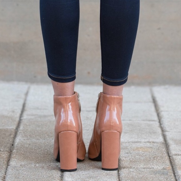 Blush Textured Pointy Toe Block Heel Ankle Boot - Picture 4 of 8